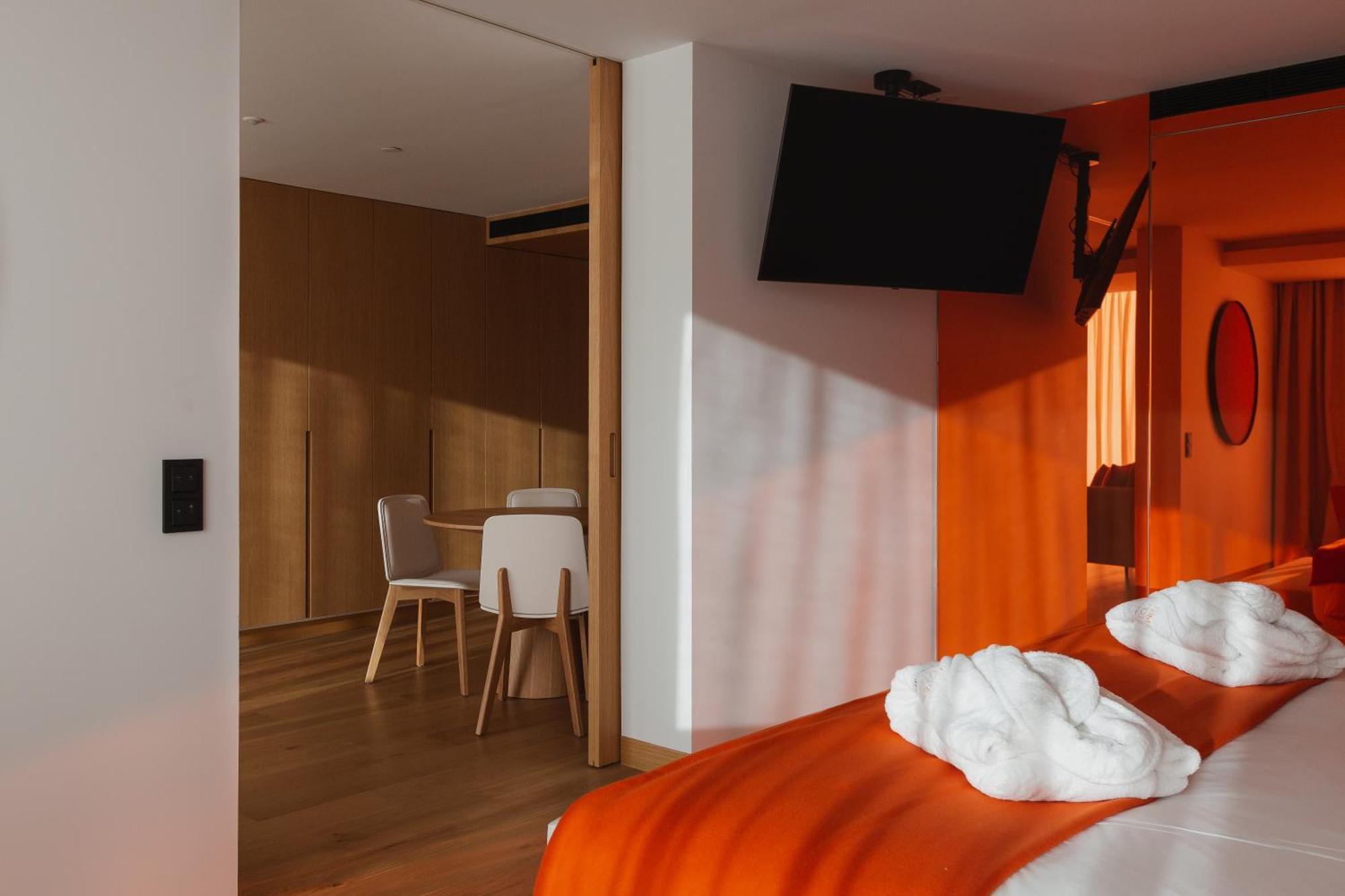 Lumen & The Light Show Hotel 4*