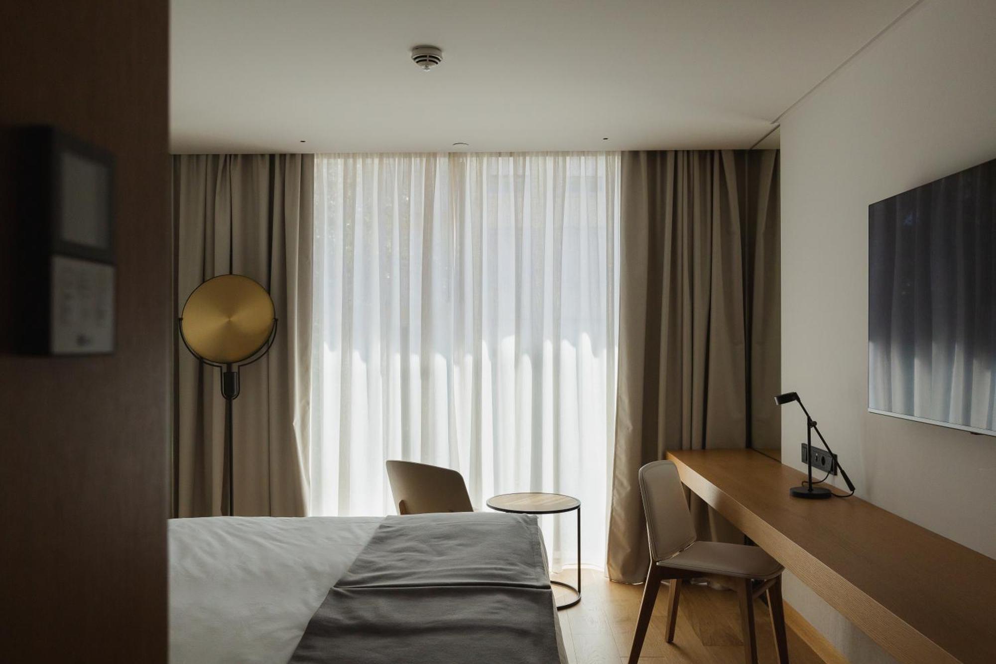 Hotel Lumen & The Light Show 4*