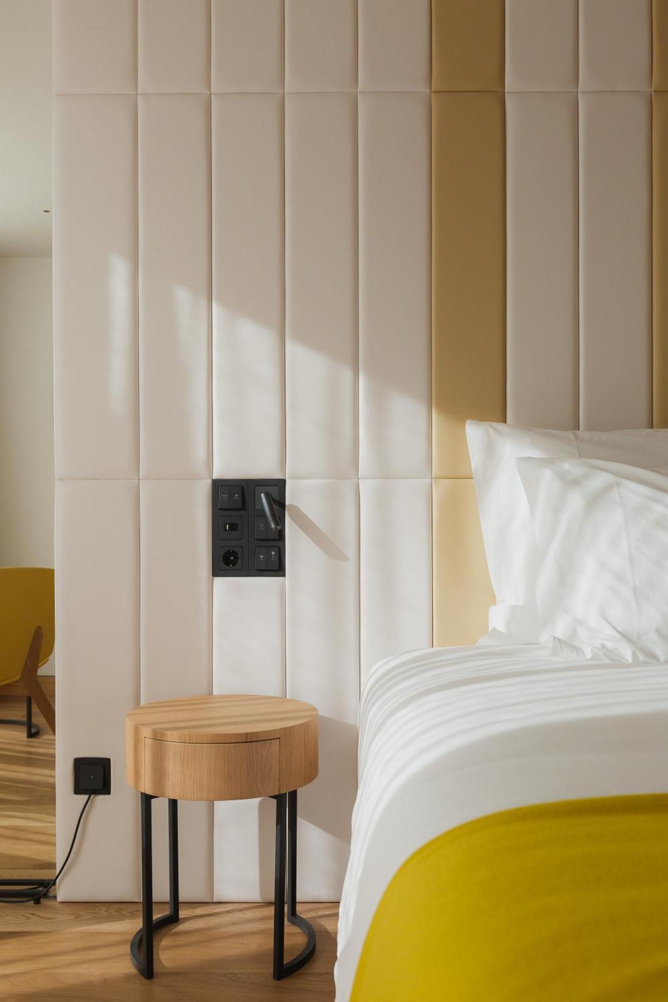 Hotel Lumen & The Light Show 4*